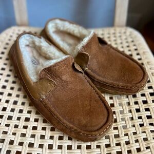 UGG Australia Ascot Chestnut Suede Shearling Moccasin Slippers Men’s Size 10